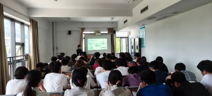 体育部开展“青春赋能科学运动”健康讲座