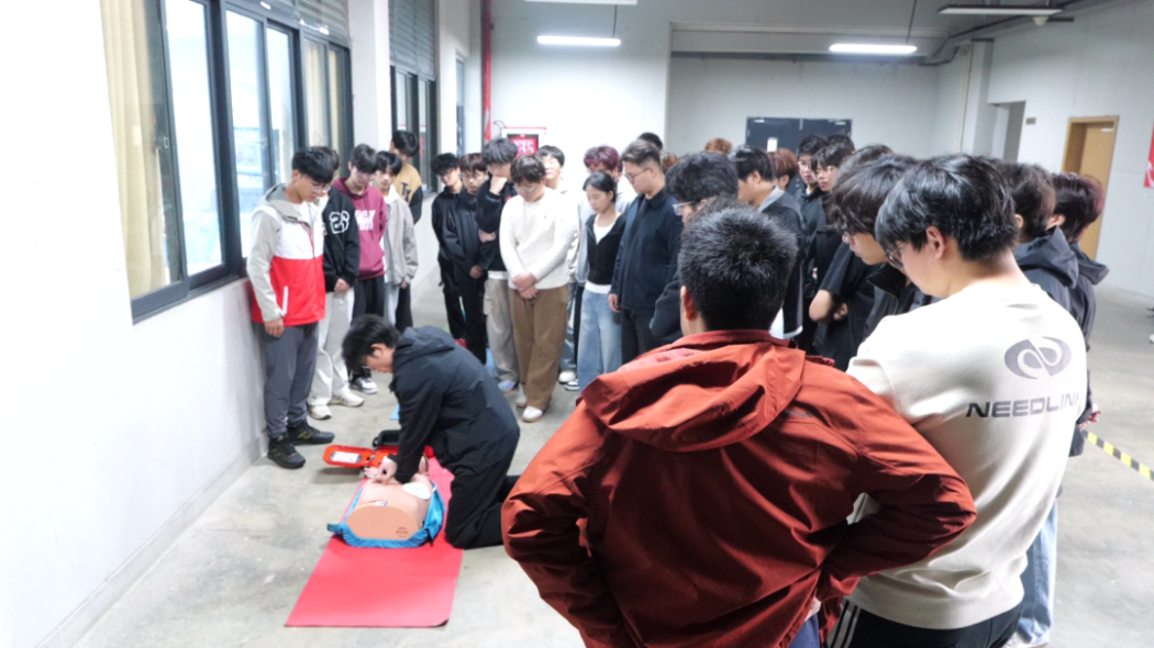 我校数智化应急救护实训室获常州市电视台专题报道